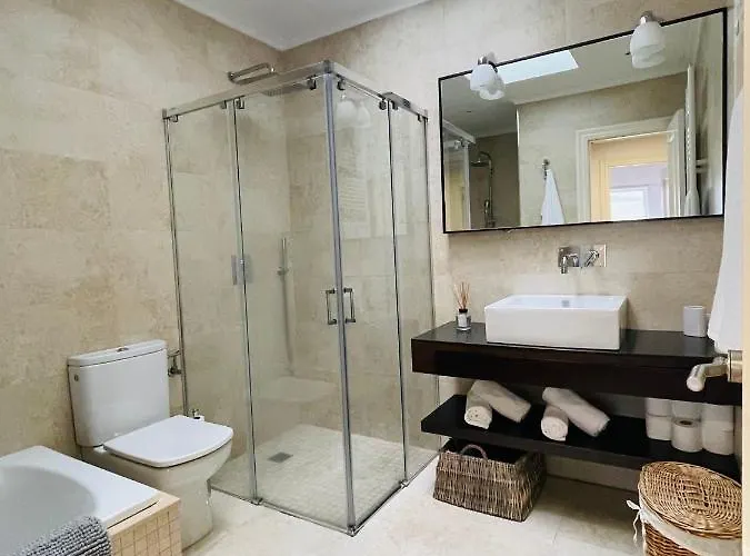 Atico Al Lado Del Ayuntamiento 아파트 *