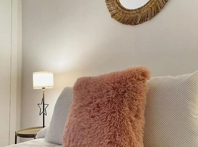 아파트 Atico Al Lado Del Ayuntamiento 오비에도