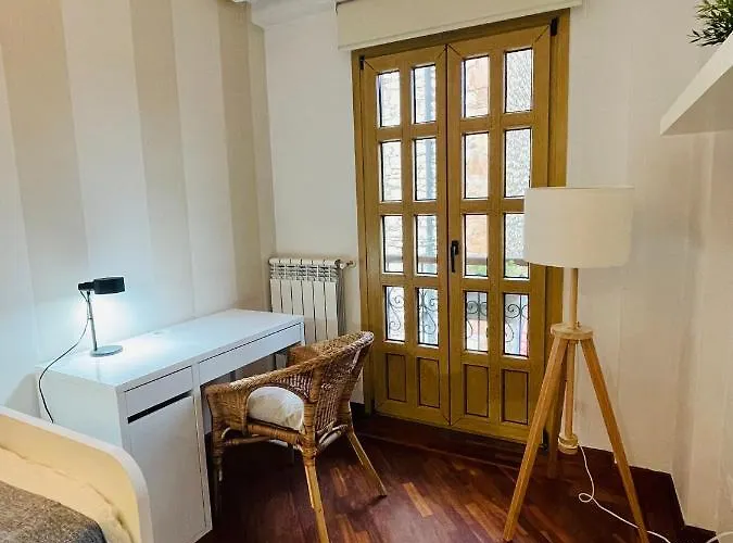 아파트 Atico Al Lado Del Ayuntamiento 오비에도