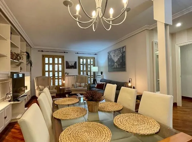 Atico Al Lado Del Ayuntamiento *