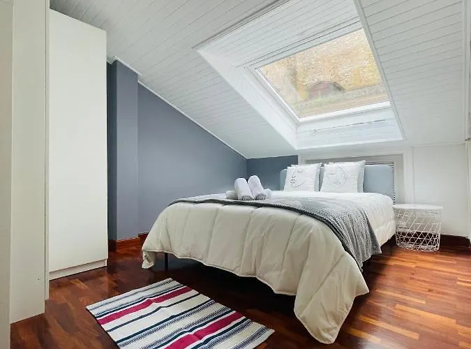 Atico Al Lado Del Ayuntamiento 아파트 오비에도