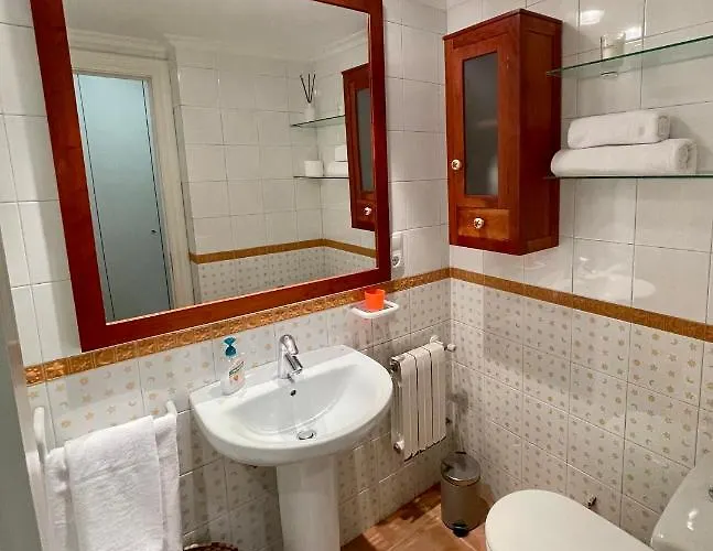 Atico Al Lado Del Ayuntamiento 오비에도