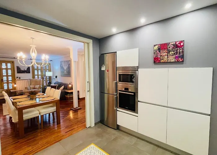 Atico Al Lado Del Ayuntamiento דירה *