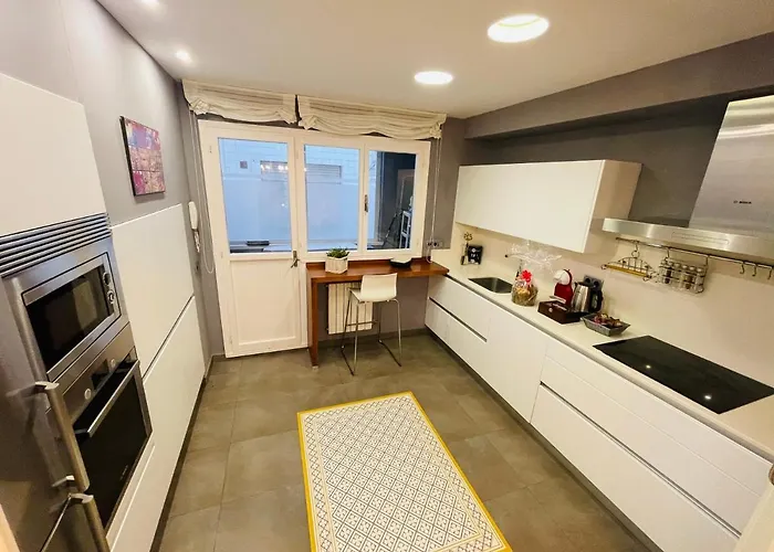 Atico Al Lado Del Ayuntamiento 오비에도