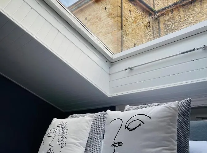 Atico Al Lado Del Ayuntamiento 오비에도