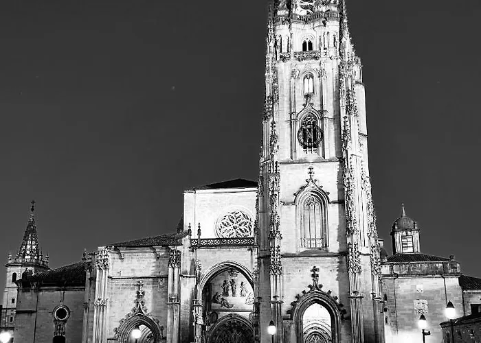 Atico Al Lado Del Ayuntamiento 아파트 오비에도